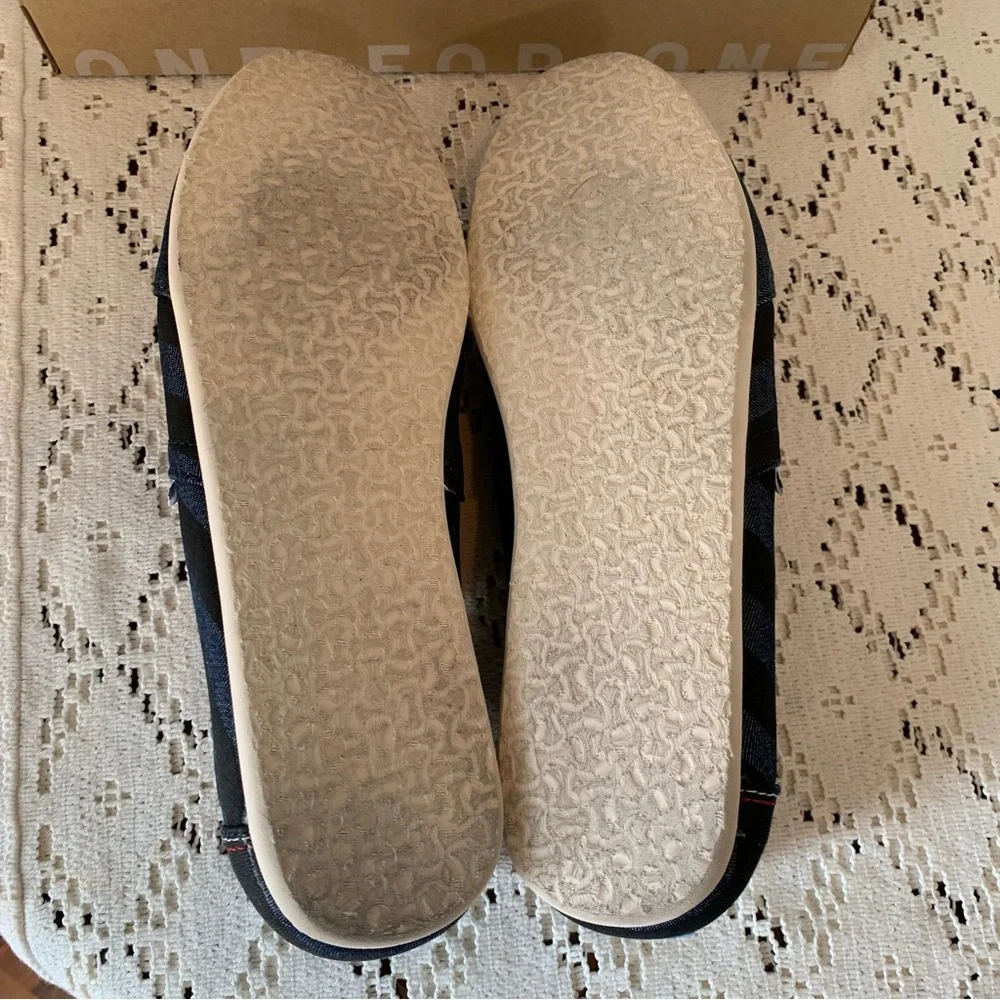 Toms Navy Chambray Stripe Canvas Flats - Picture 9 of 13